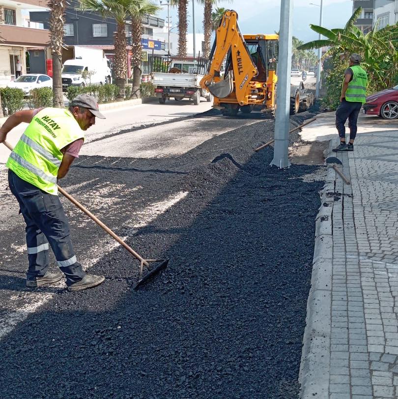 Arsuz’da Asfalt Yama Onarım Çalışmaları Başladı (3)