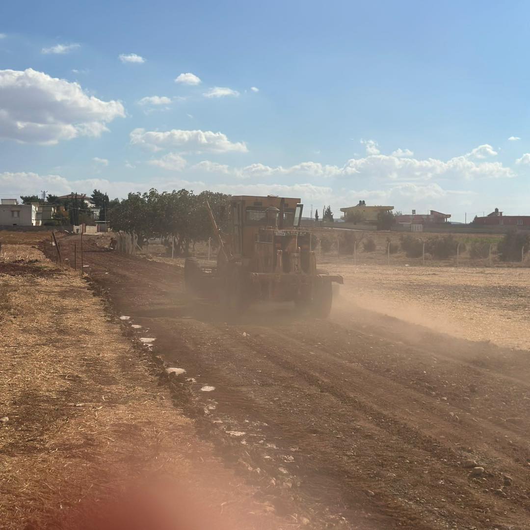 Hatay Büyükşehir Belediyesi, Reyhanlı'da Sathi Asfalt Çalışmalarına Başladı (1)