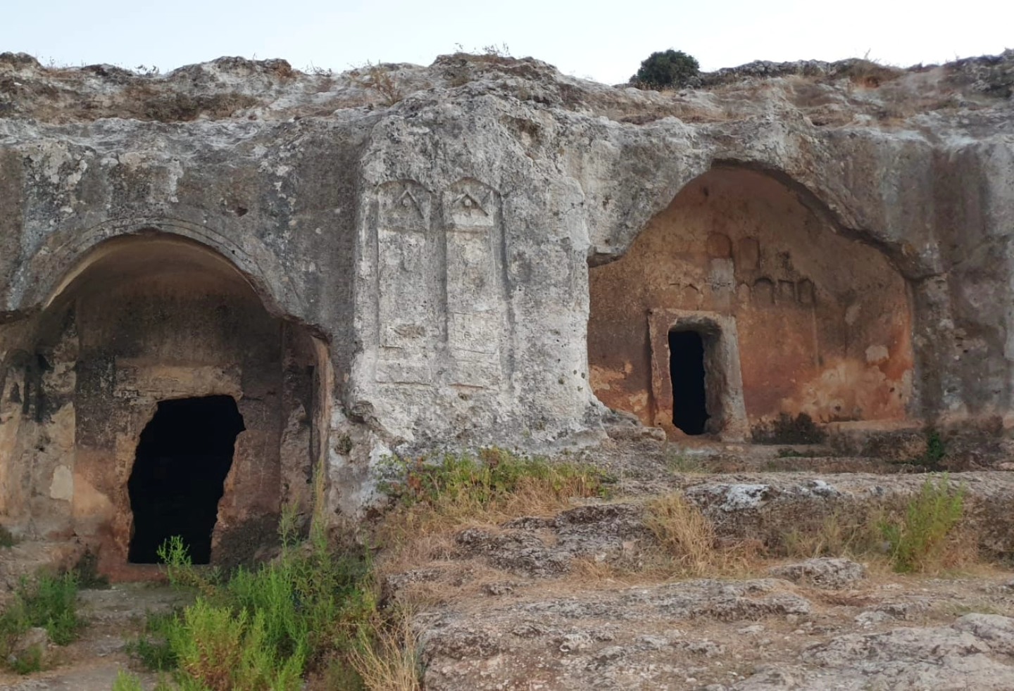 Yunushan’da Roma Nekropolü Keşfi Tarihin Gizemli Yüzü Ortaya Çıkıyor (3)