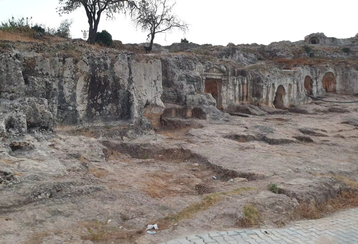 Yunushan’da Roma Nekropolü Keşfi Tarihin Gizemli Yüzü Ortaya Çıkıyor (5)