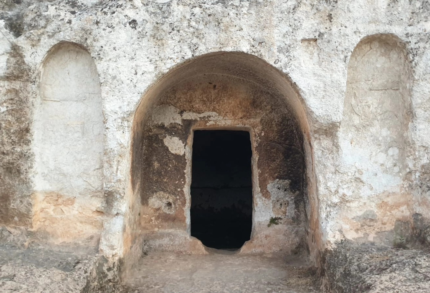 Yunushan’da Roma Nekropolü Keşfi Tarihin Gizemli Yüzü Ortaya Çıkıyor (7)