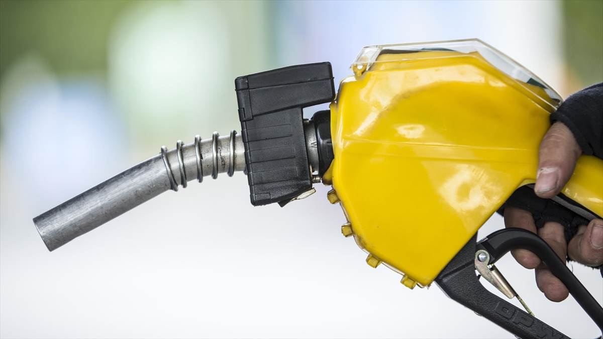 Devlet, Akaryakıt Ürünlerinde Ötv Atışını Sınırlandırarak 12 Milyar Liralık Alacaktan Vazgeçti