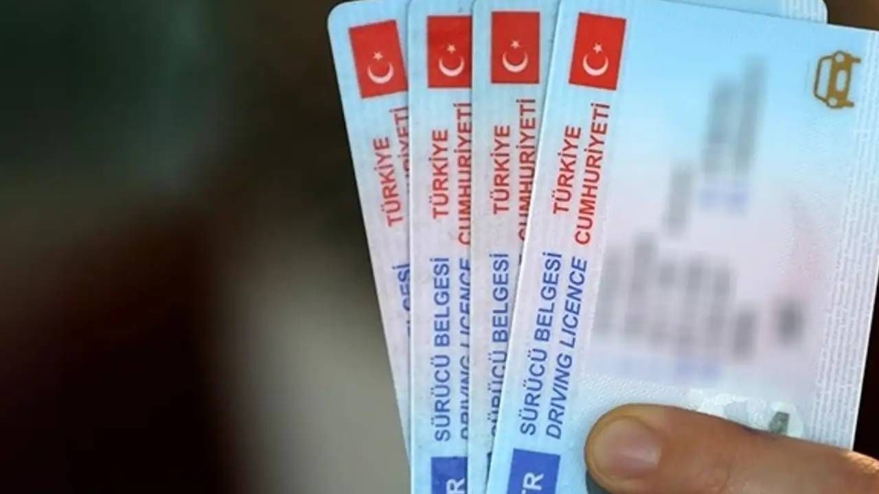Surucu Belgesi Yenilemek Isteyenler Dikkat 2024 Ehliyet Yenileme Ucreti Ne Kadar Hangi Belgeler Isteniyor 7082 Big