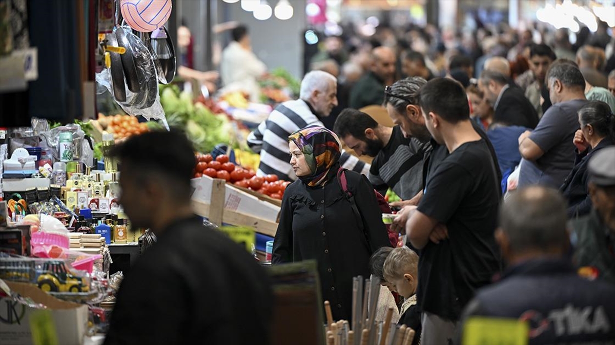 Başkentte Bayram Alışverişi Yoğunluğu Sürüyor