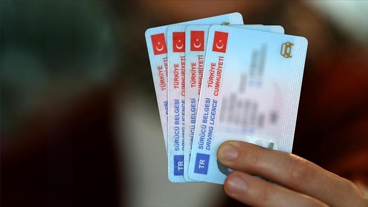 4 Milyon 237 Bin Kişi Ehliyetini Yenilemedi