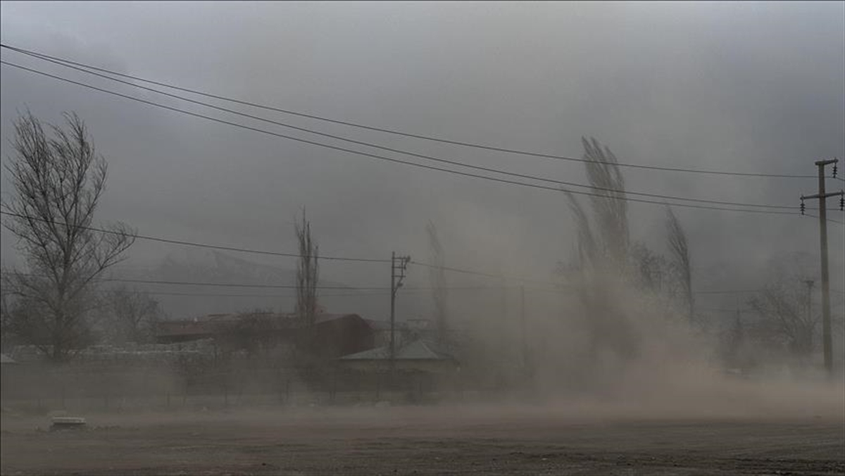 Meteorolojiden Bazı Iller Için Kuvvetli Rüzgar, Fırtına Ve Toz Taşınımı Uyarısı