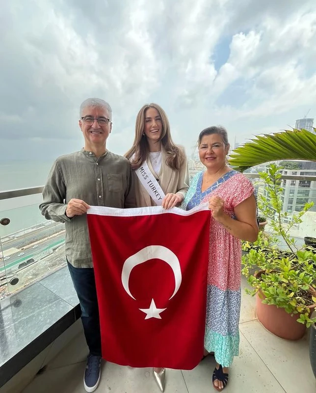 Miss Turkey-1