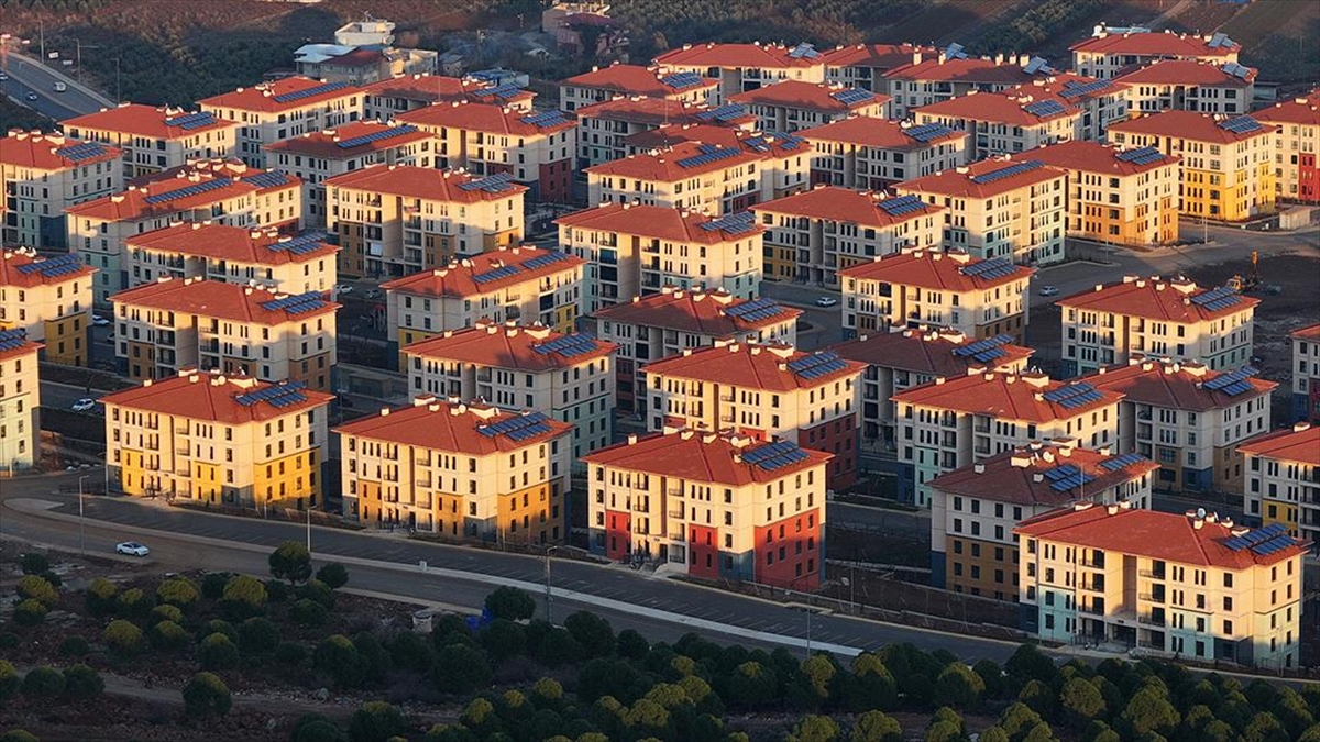 Bakan Kurum, Hatay'ın Hassa Ilçesindeki Deprem Konutlarının Görüntülerini Paylaştı 1