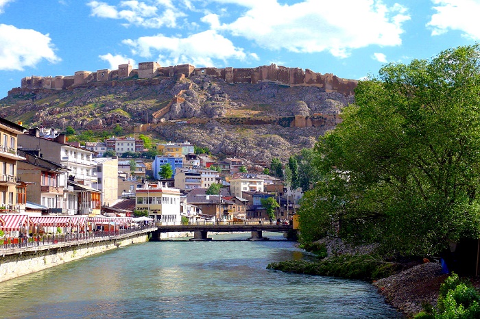 Bayburt Kalesi Ve Çoruh Nehri