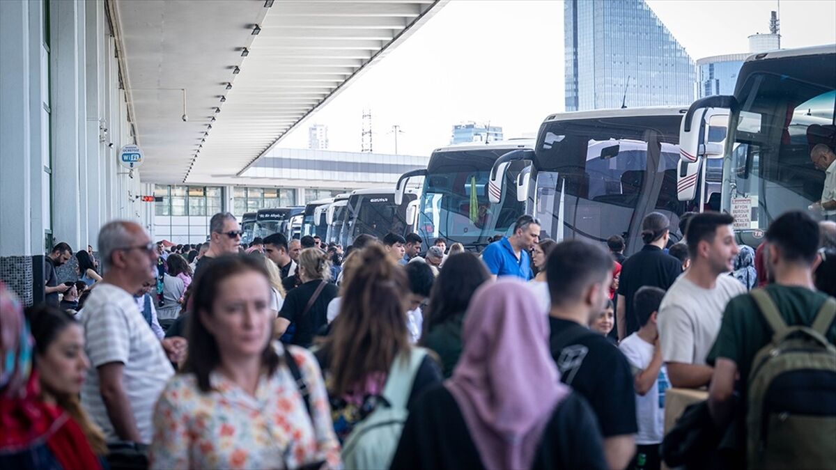 Bayramda Otobüs Firmalarına Fahiş Fiyat Ve Korsan Taşımacılık Nedeniyle 25,8 Milyon Lira Ceza Kesildi
