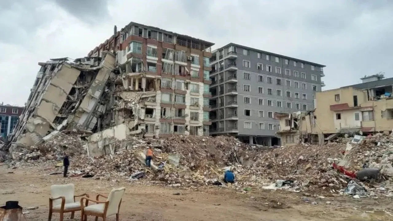 Deprem Bölgesi̇ Dava (1)