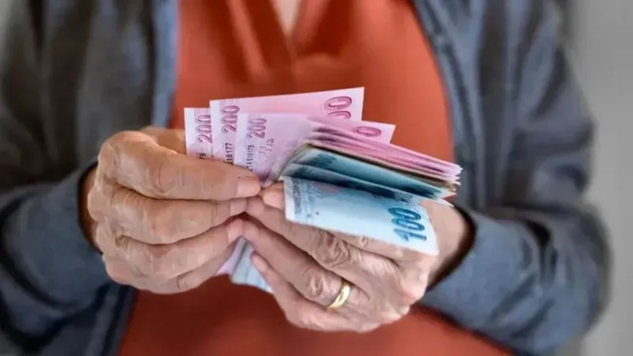 Emekli Maasi Bayramdan Once Yatacak Mi Emekli Maas Odeme Tarihi Gundemde 17423684722954