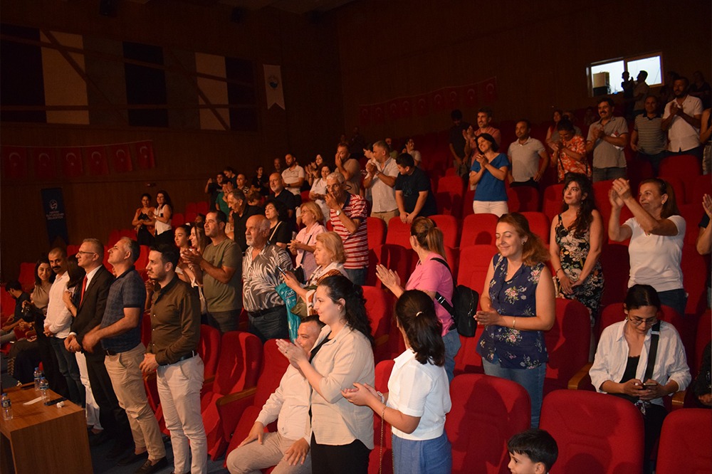 “Parça Tesirli Pazarlar” Hataylı Tiyatroseverlerle Buluştu2