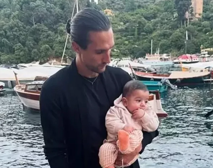 Melisa Aslı Pamuk (3)