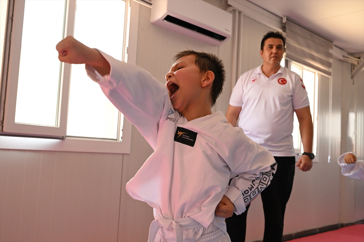 Depremzede Çocuklar Tekvando (1)