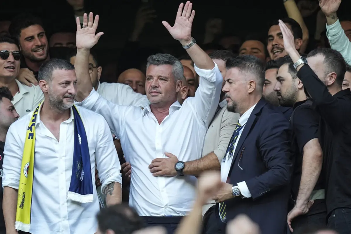 Fenerbahce Nin Yeni Baskani Sadettin Saran Oldu 19072315 467 Amp