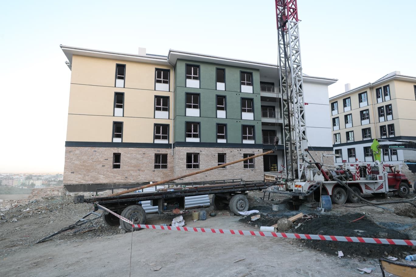 Antakya Ilçesinde Afet Konutları Ve Ticaret Merkezlerinin Yapımı Sürüyor