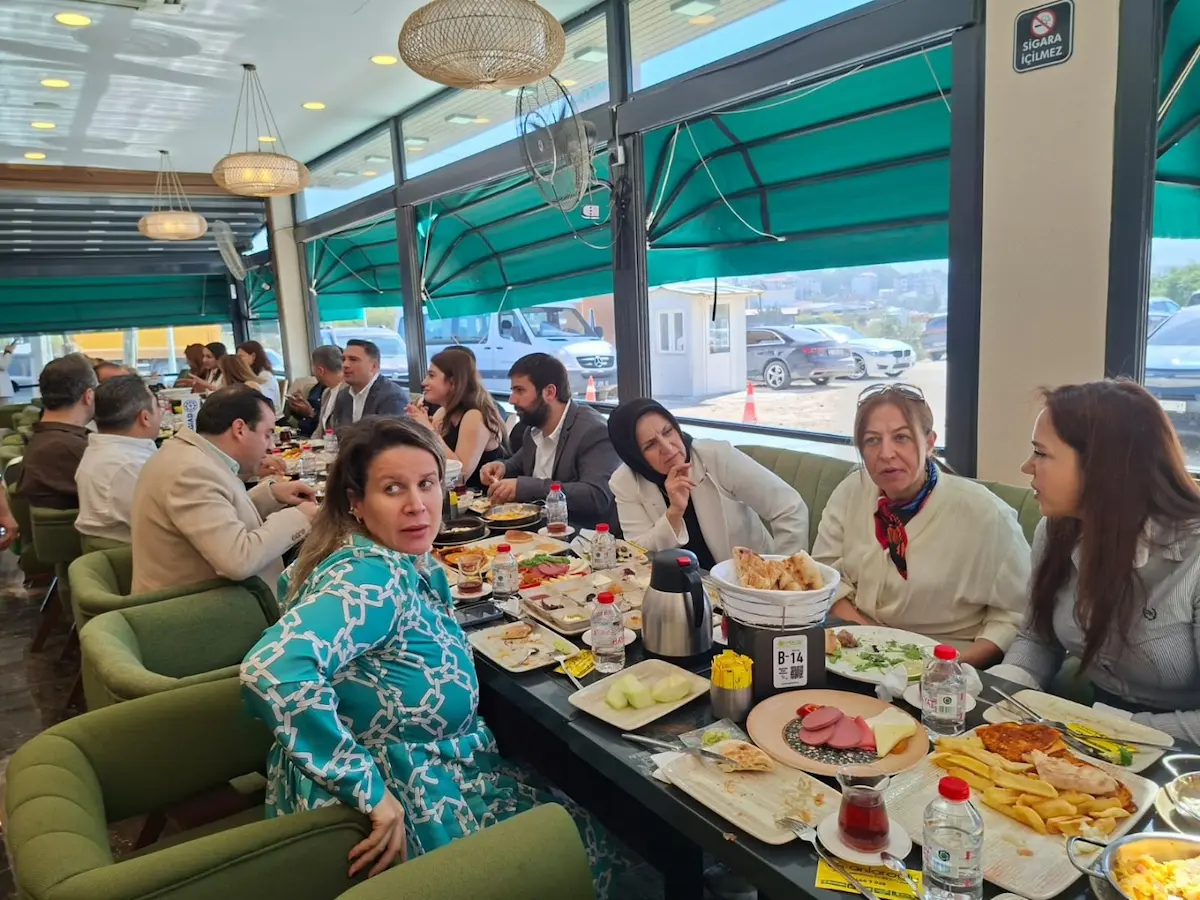 Iş Dünyası Kahvaltı (1)