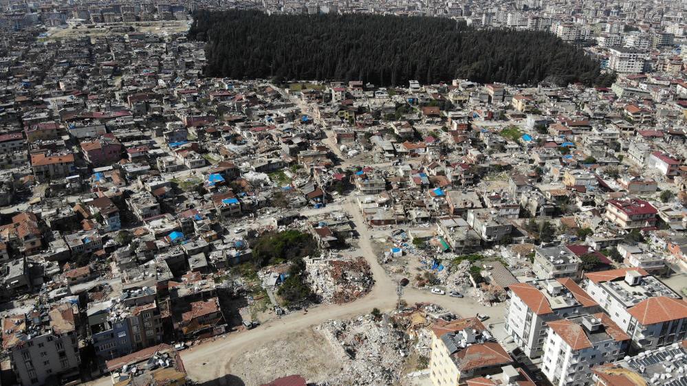 Depremde Tamamen Yıkılan Emek Mahallesi, Inşa Çalışmalarıyla Yeniden Işıl Işıl