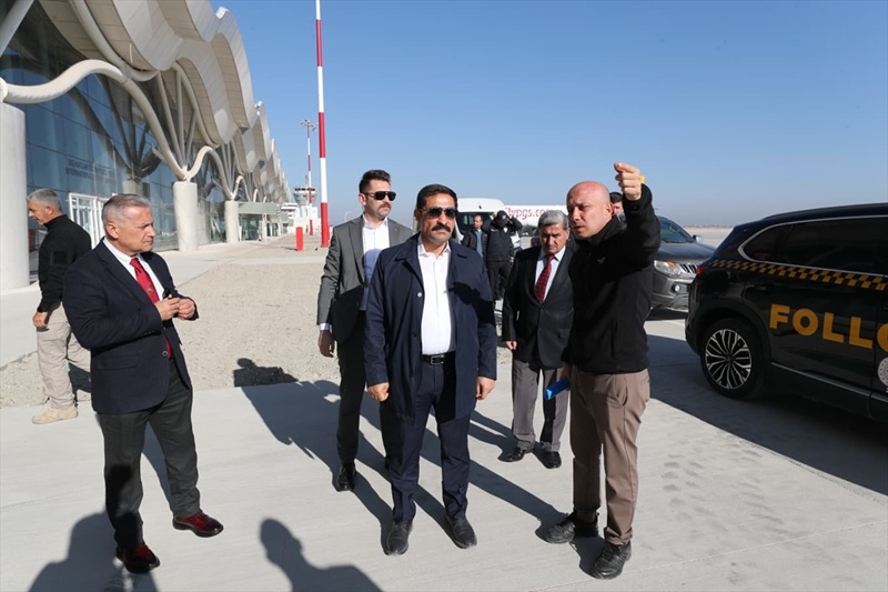 Hatay Havalimanı'nda Ikinci Pistin Yapım Çalışması Sürüyor (2)