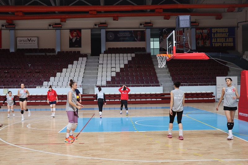 Hedefimiz Bir Sonraki Sezon Hatay'ı 1. Lig'de Temsil Etmek (1)