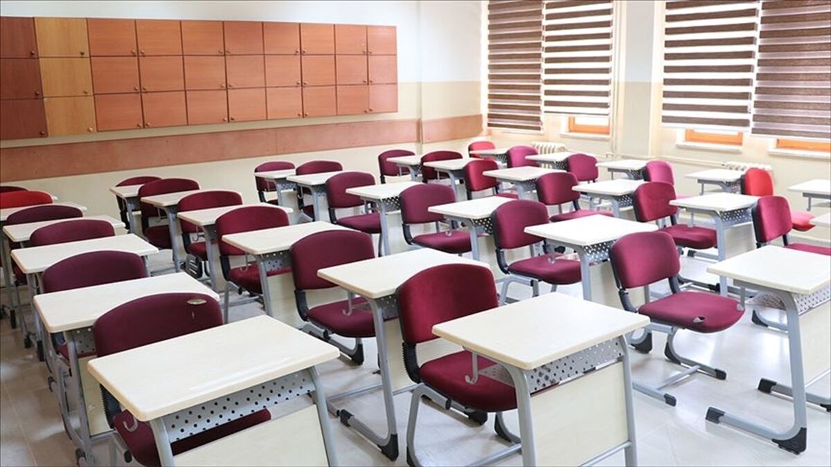 Meb Bu Yıl 'Hayalet Sınıf' Kuran 48 Özel Okulun Ruhsatını Iptal Etti