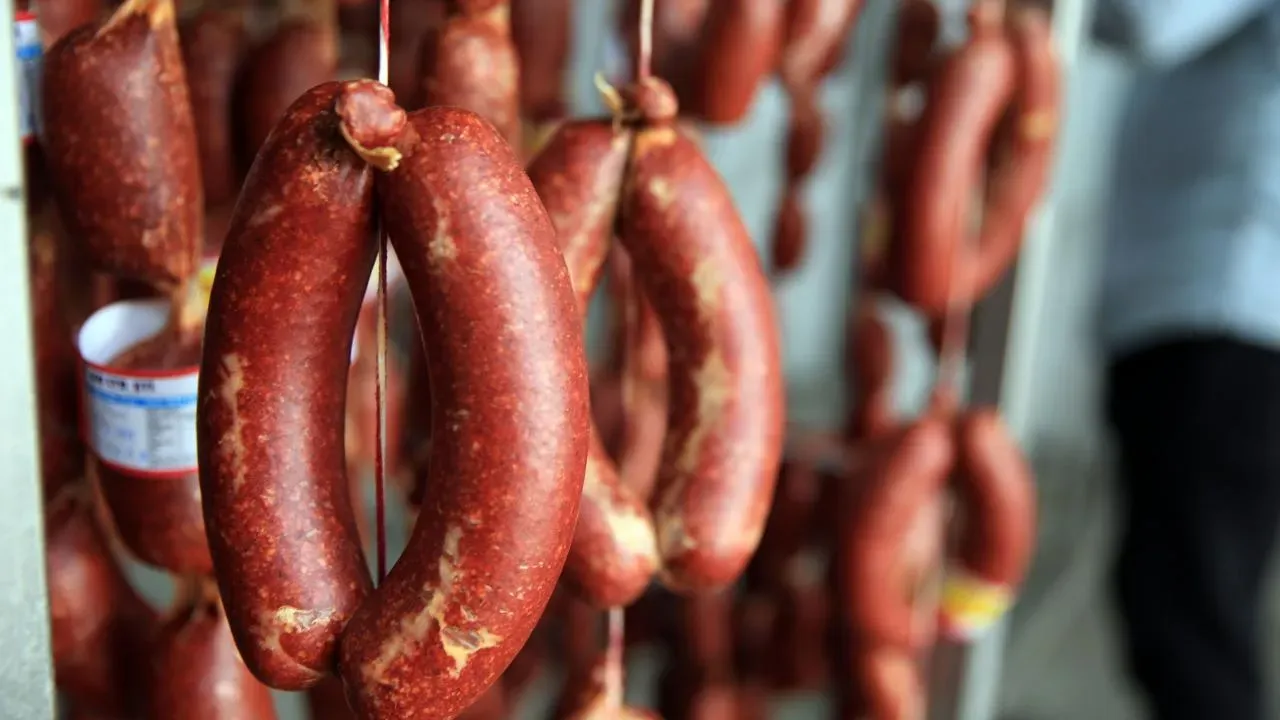 Unlu Marka Da Listede Iste Domuz At Ve Esek Et