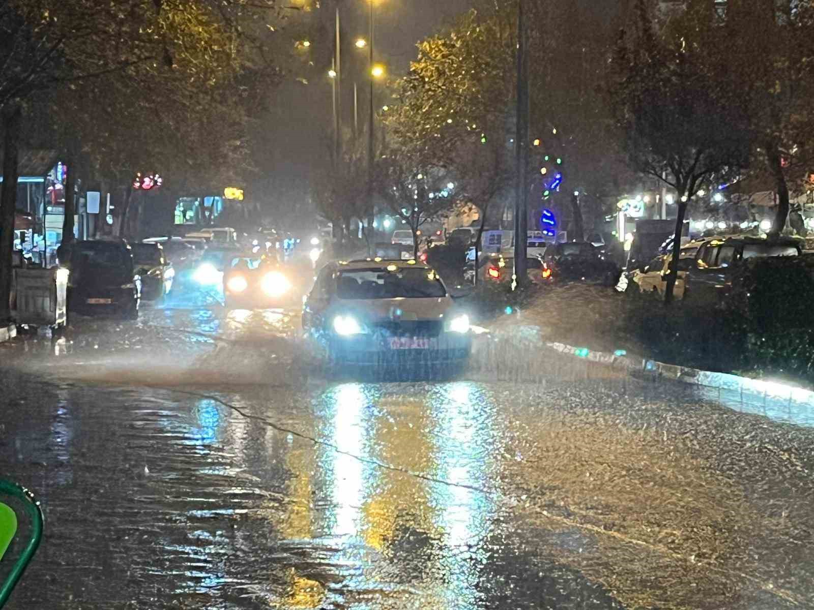 Hatay'da Sis Ve Yağmur