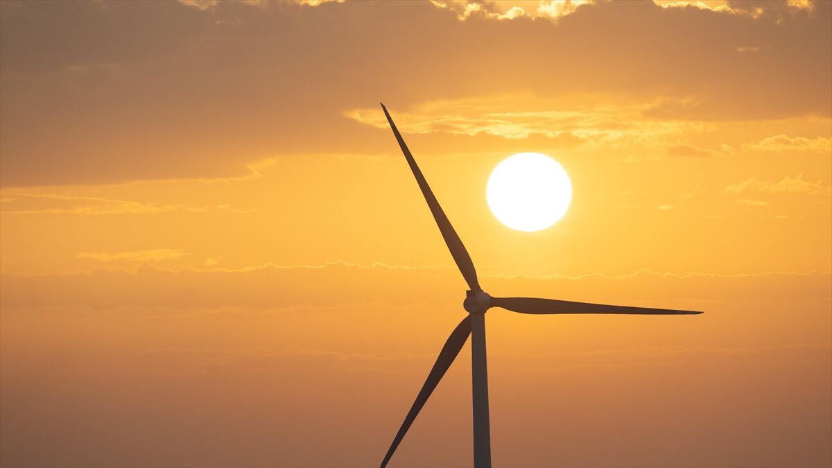 Rüzgar Ve Güneş Enerjisi 2025'Te Ab'de Ilk Kez Fosil Yakıtları Geride Bıraktı