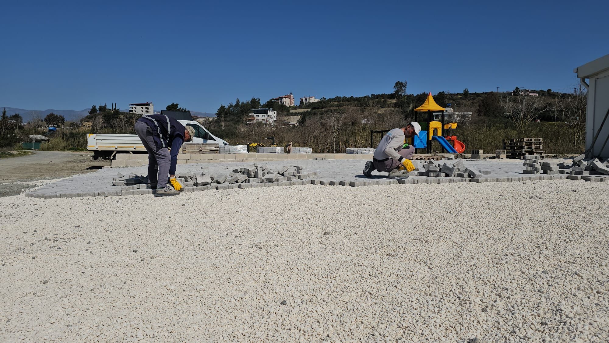 Karaçay Mahallesi̇ Çok Amaçli Salonunda Çalişmalar Sürüyor. (2)