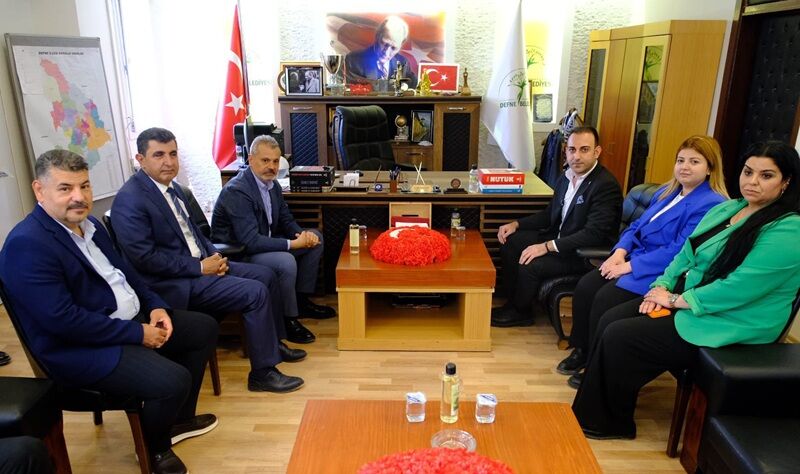 Hatay’da Dikkat Çeken Zirve Defne İçin Güç Birliği Mesajı (3)