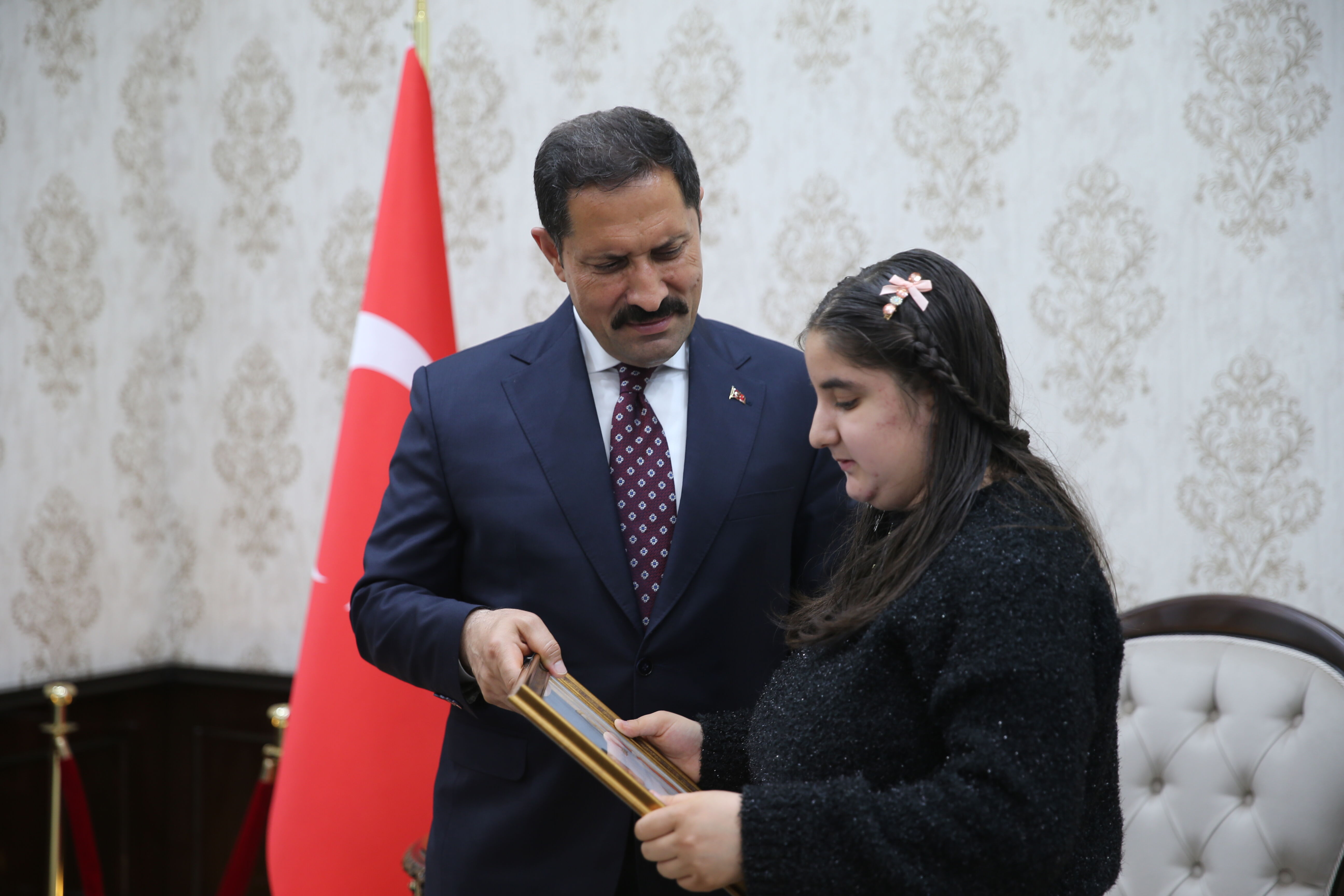 Hatay'da Otizmli Bireyler Vali Mustafa Masatlı'yı Ziyaret Etti