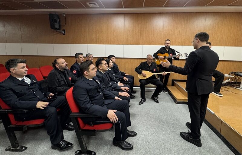 Hataylı Polisler Sahneye Çıktı, Gönülleri Fethetti (2)
