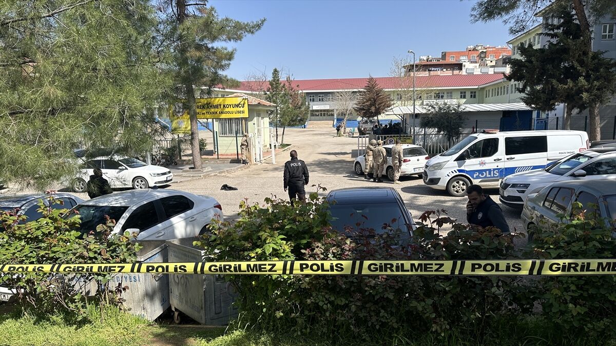 Siverek'te Okula Düzenlenen Silahlı Saldırıda 16 Kişi Yaralandı