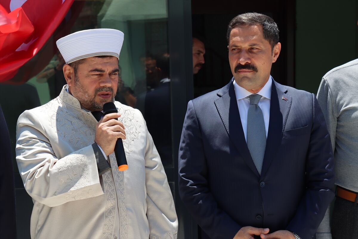 Hatay'da Depremlerin Ardından 130'Uncu Cami Ibadete Açıldı