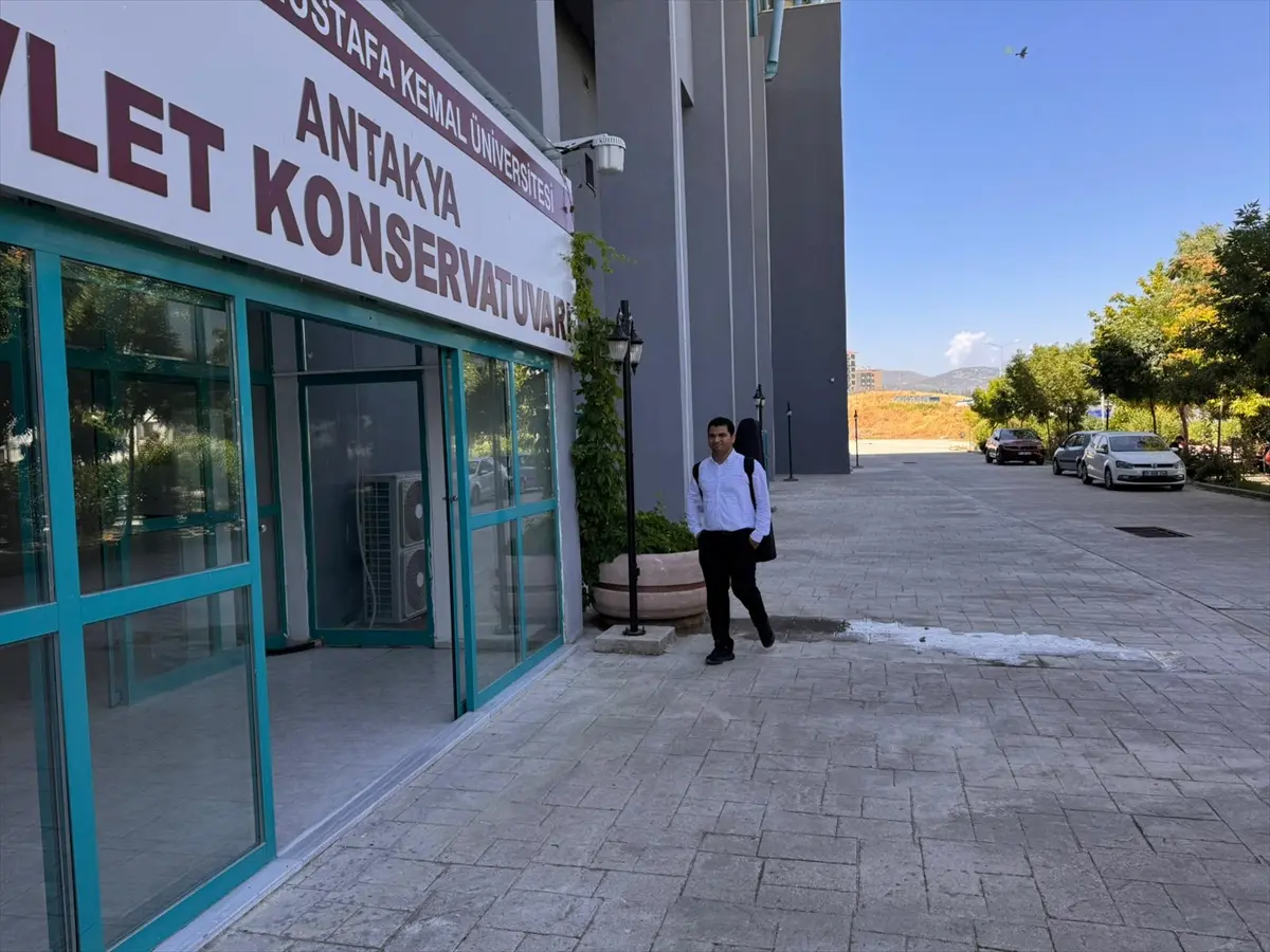 Konservatuvarı Bitiren Otizmli Ertuğrul (9)