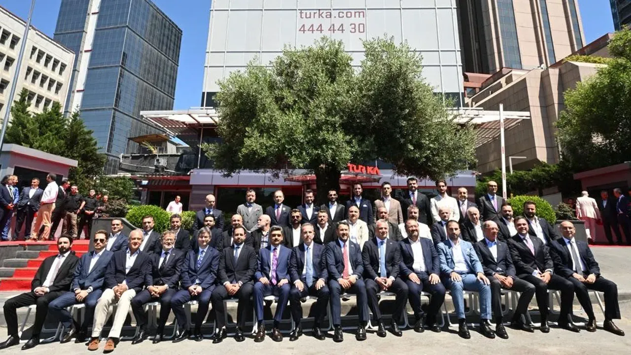 Turkanin Dev Agi Icin Imzalar Atildi 81 Sehirde 249 Istasyon Icin Dugmeye Basti