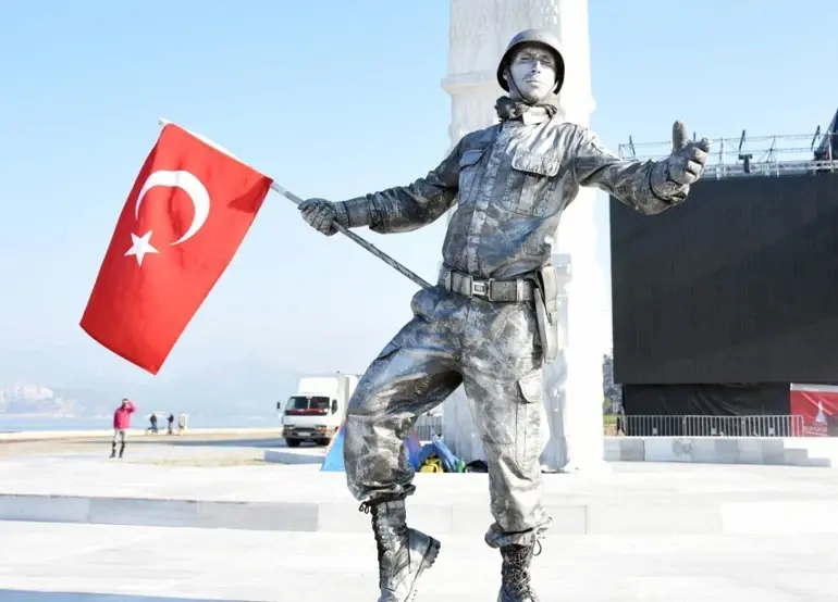 Canlı Heykel (3)