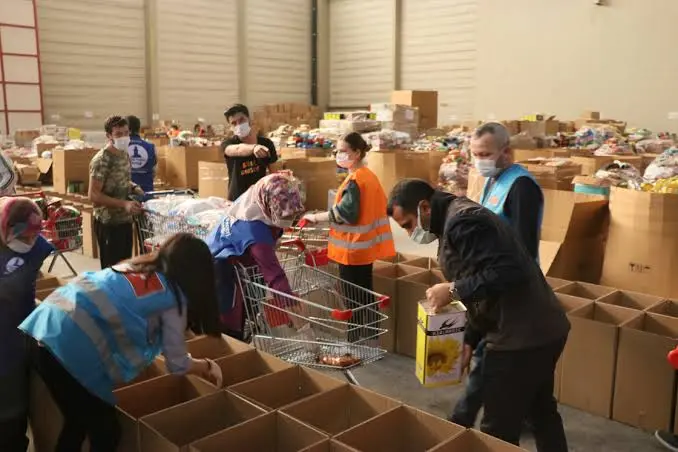Deprem Enkaz Yardım (2)