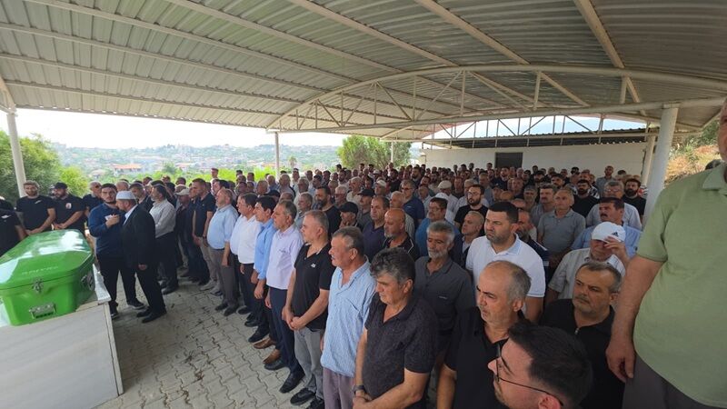 Samandağ’da Günün Son Acı Vedası Salih Çakır Toprağa Verildi (1)