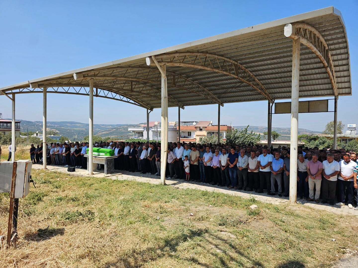 Başkan Sarı’nın Acı Kaybı Ağabeyini Son Yolculuğuna Uğurladı (2)