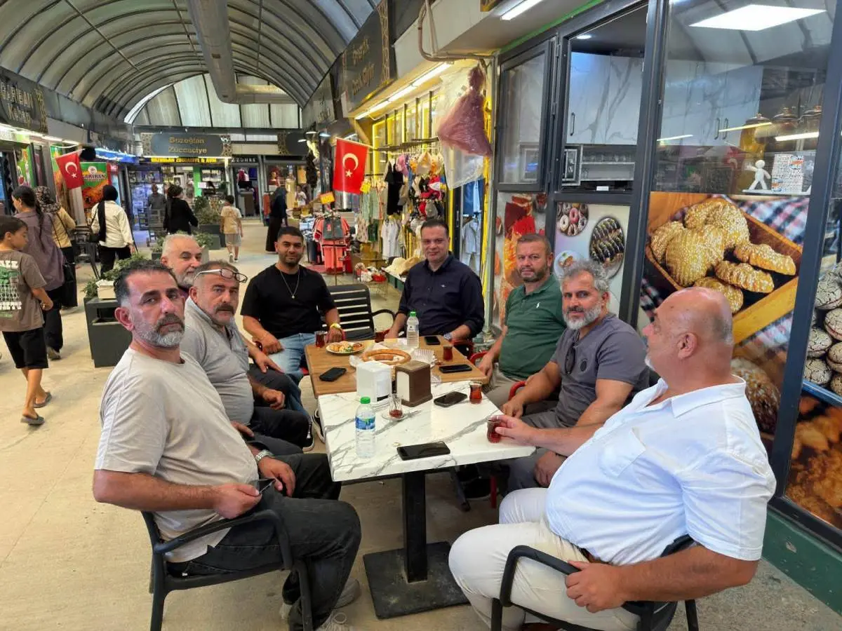 Başkan Yılmaz Uzunçarşı’da Esnafın Sorunlarını Dinledi