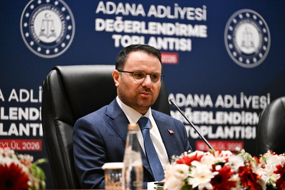 Adalet Bakanı Gürlek, Adana Adliyesi'nde hakim ve savcılarla bir araya geldi