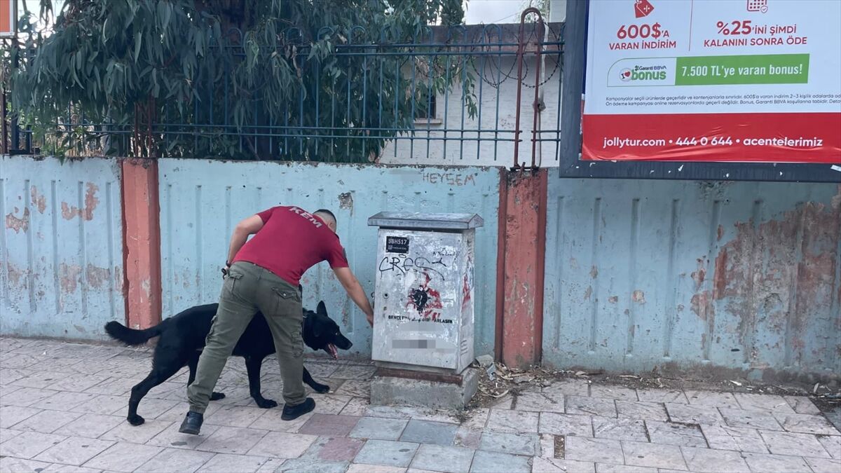 Adana'da okul çevrelerinde narkotik denetimi yapıldı