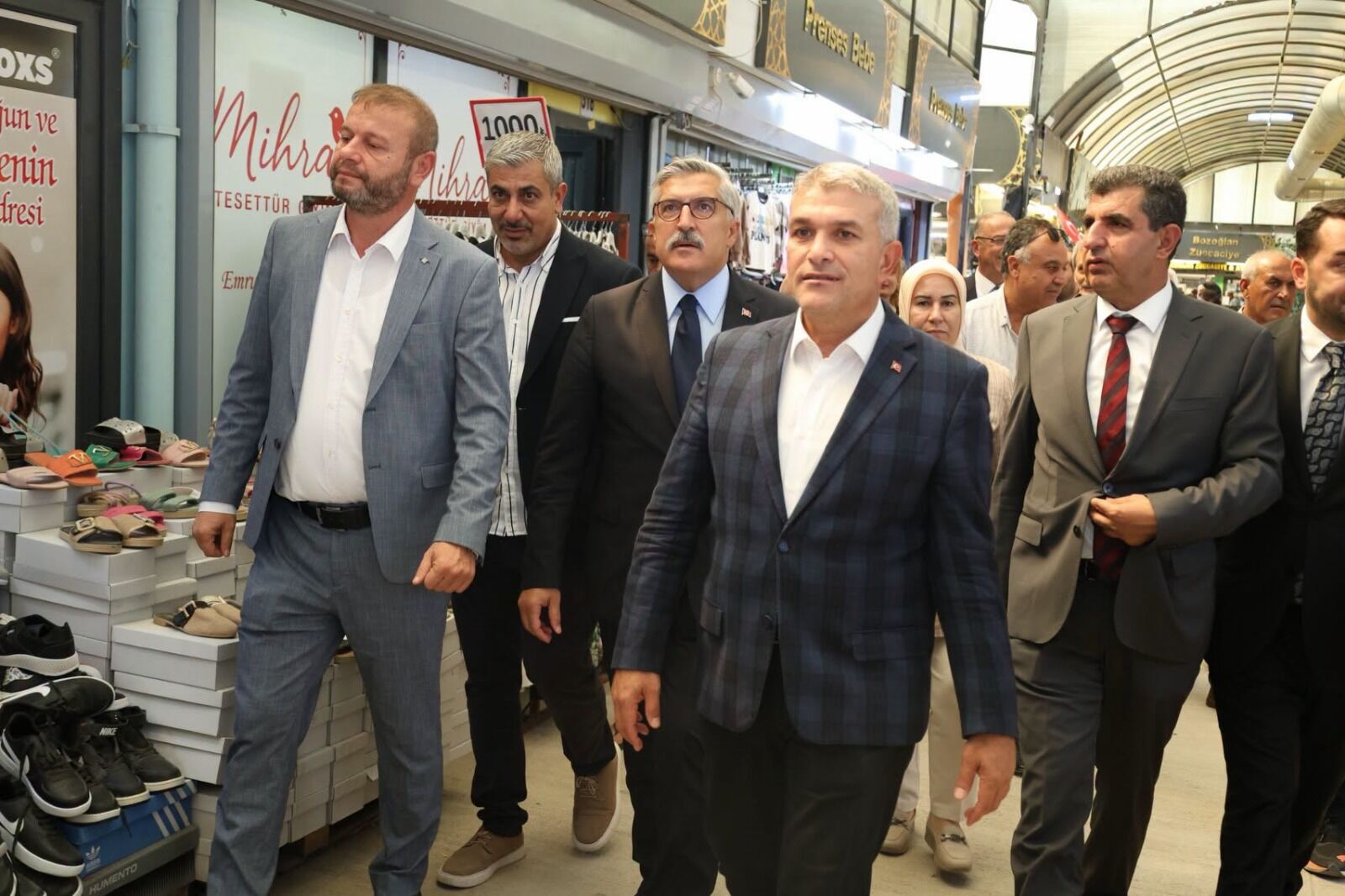 AK Parti Heyeti Antakya Uzun Çarşı Esnafını Dinledi