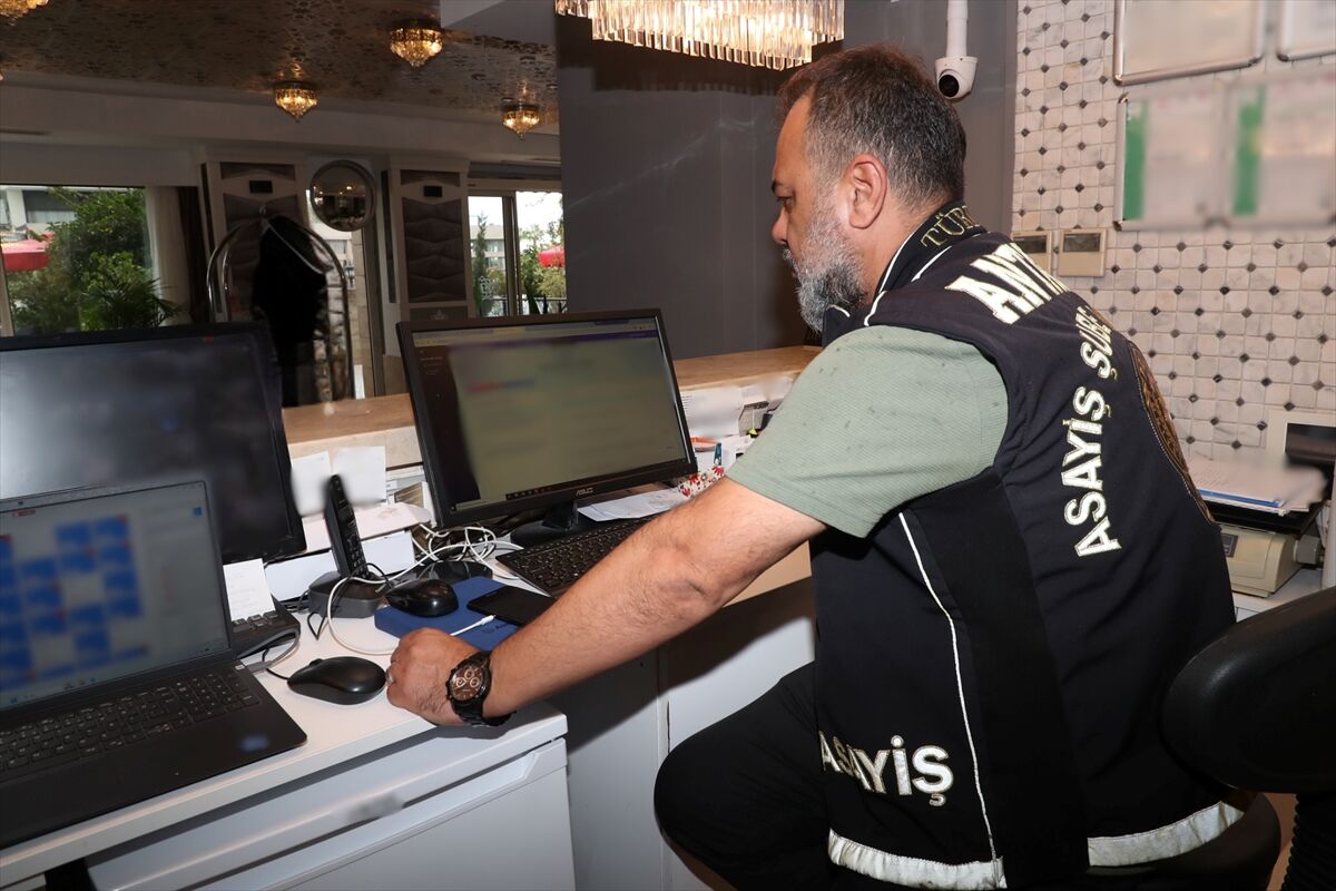 Antalya'da günübirlik konaklama yerleri ile araç kiralama firmaları denetlendi