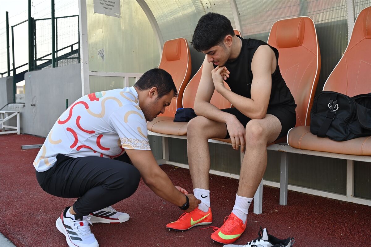 Atletizme başlayan otizmli Özgür, 3 yılda 7 kez birincilik sevinci yaşadı