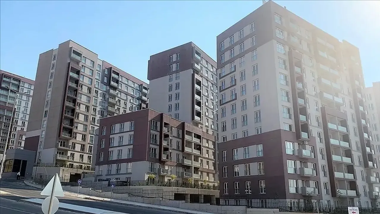 Elektrik Mahallesi’nde Anahtar Verildi, Abonelik Yok: Evler Boş Kaldı!