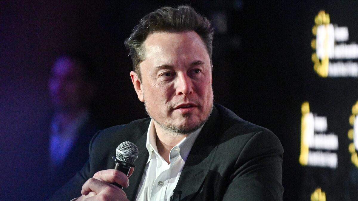 Elon Musk'tan 'yapay zekanın insanlığı yok edebileceği' iddialarına esprili yanıt