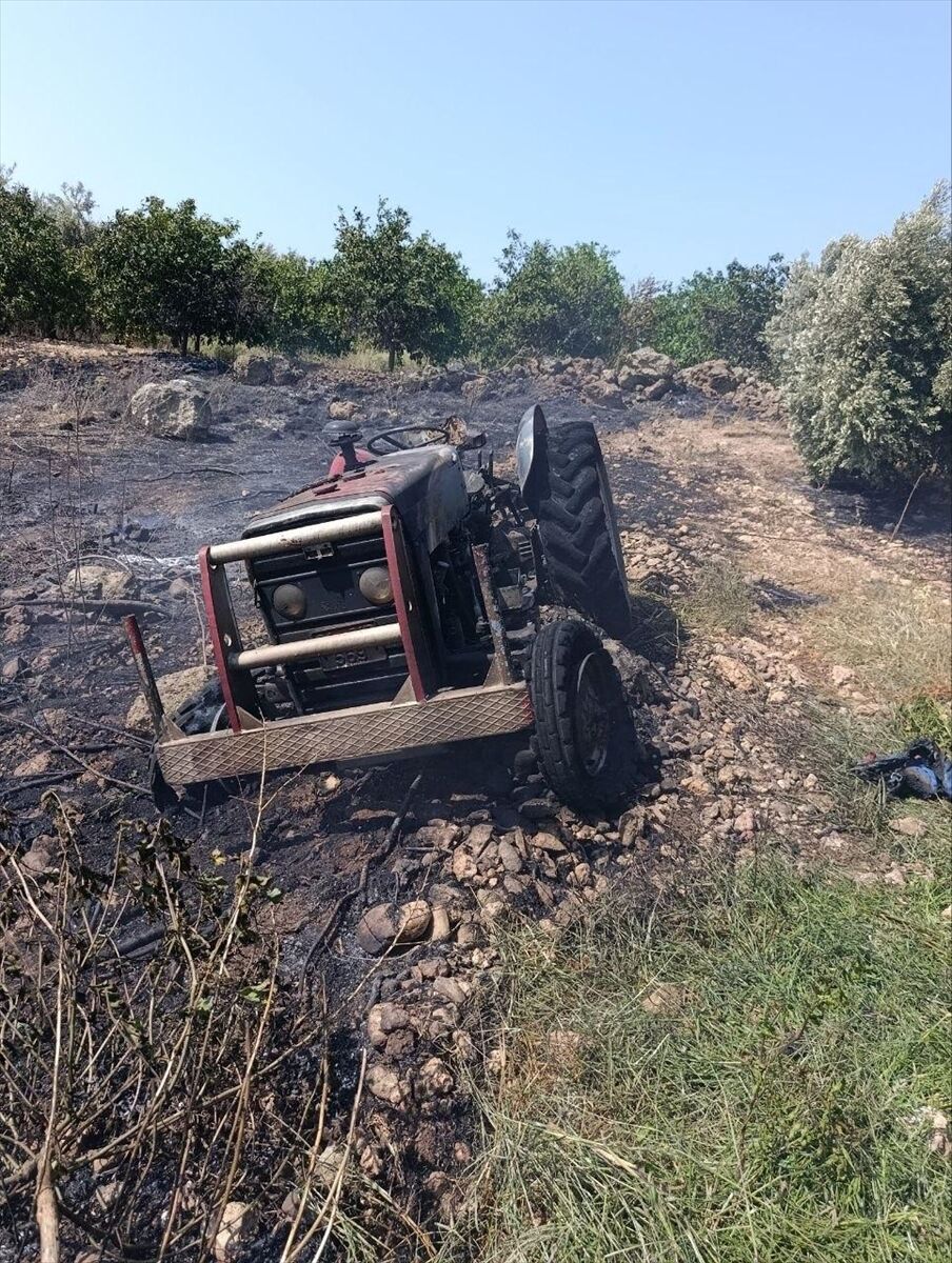 Hatay’da İki İlçede Yangın Zeytinlik Yandı, Traktör Hasar Gördü (2)